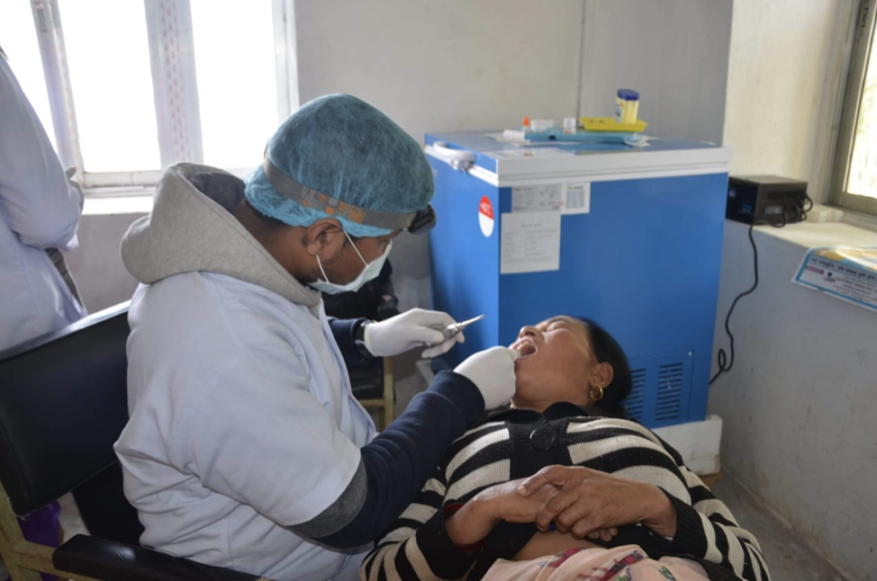 Campamento dental en el Valle del Makalu